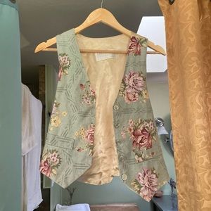 Gorgeous floral vest with silk back